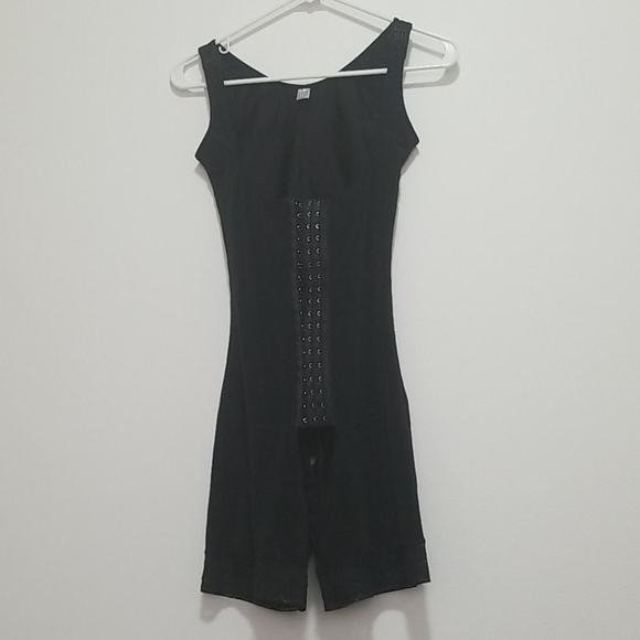 Shapewear, body suit. - Picture 2 of 4